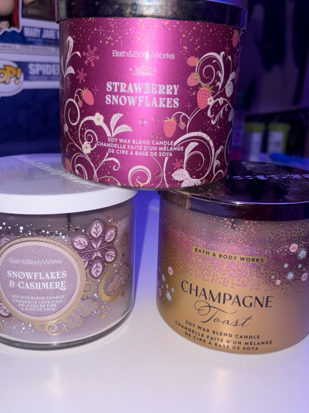 Bath & Body Works Strawberry Snowflakes Soy Wax Candle — Pink